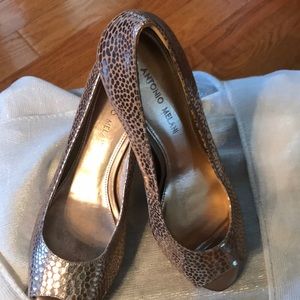 New lower price!! Antonio Melani High Heels
